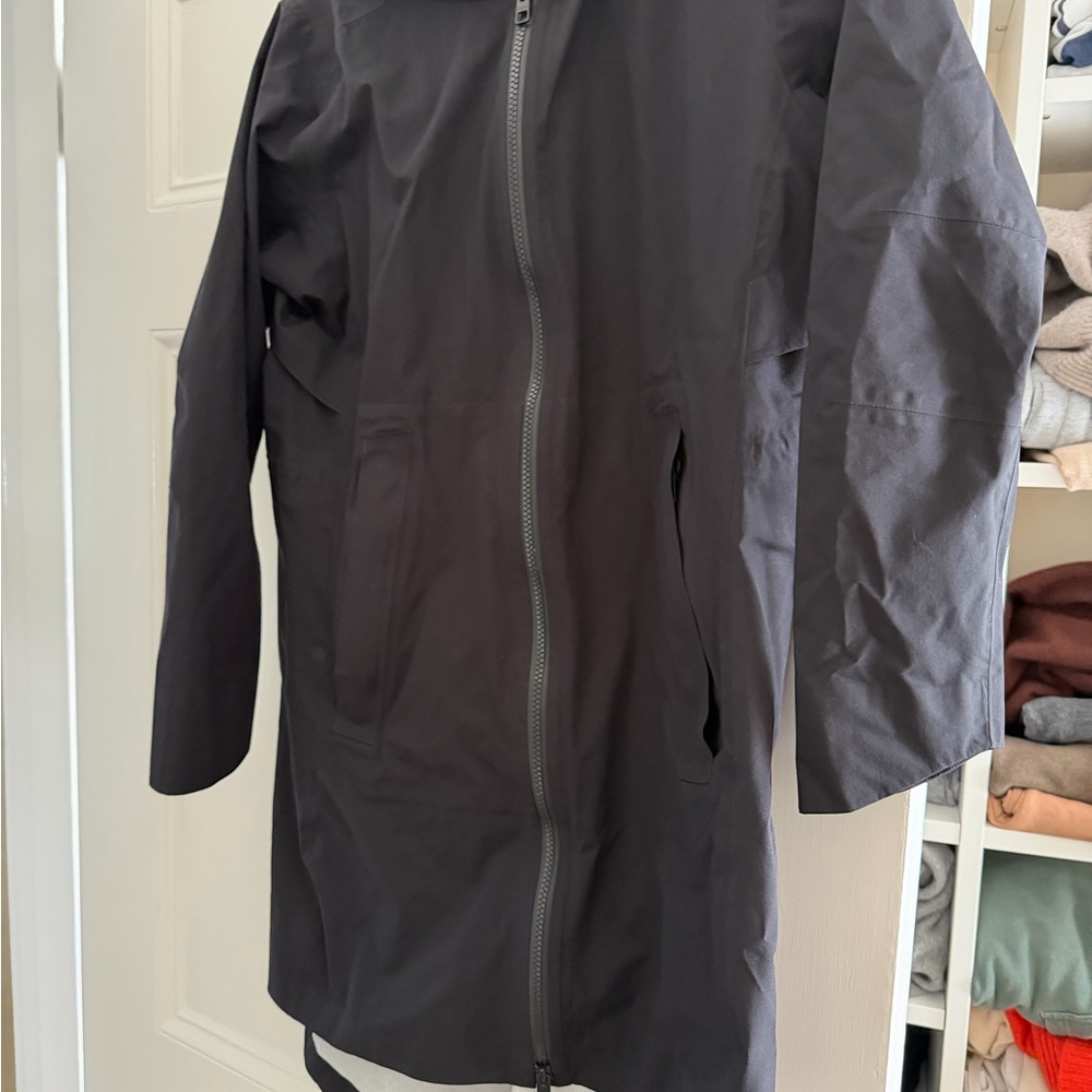 Athleta women’s black Waterproof Zip Raincoat